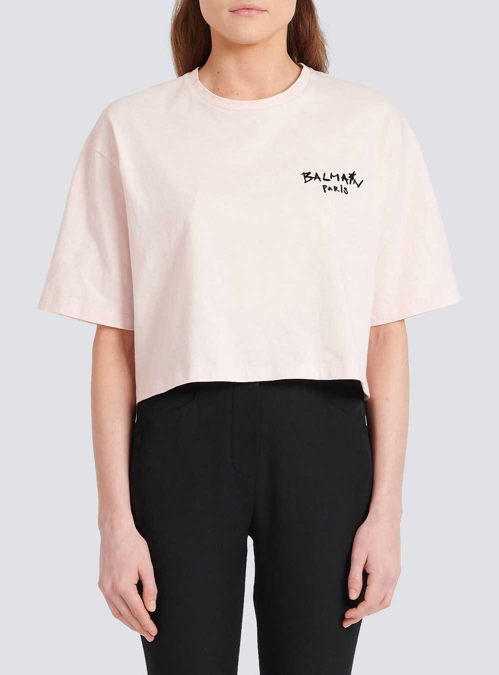 Balmain Cropped Cotton T-shirt With Small Flocked Graffiti Balmain Logo Pink | VUARWLY-79