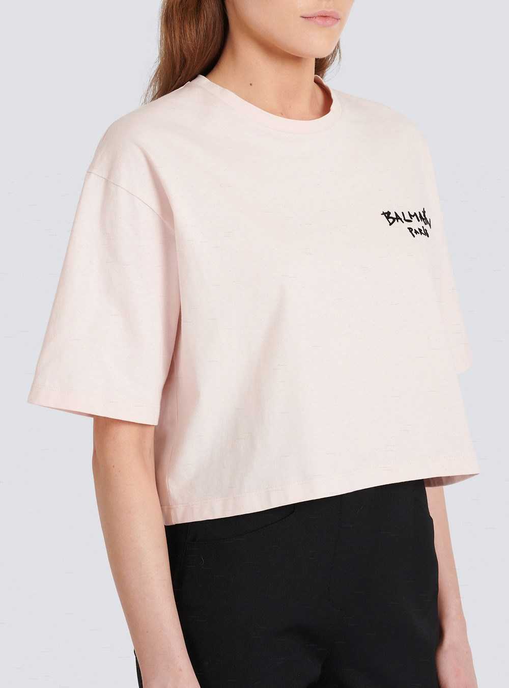 Balmain Cropped Cotton T-shirt With Small Flocked Graffiti Balmain Logo Pink | VUARWLY-79